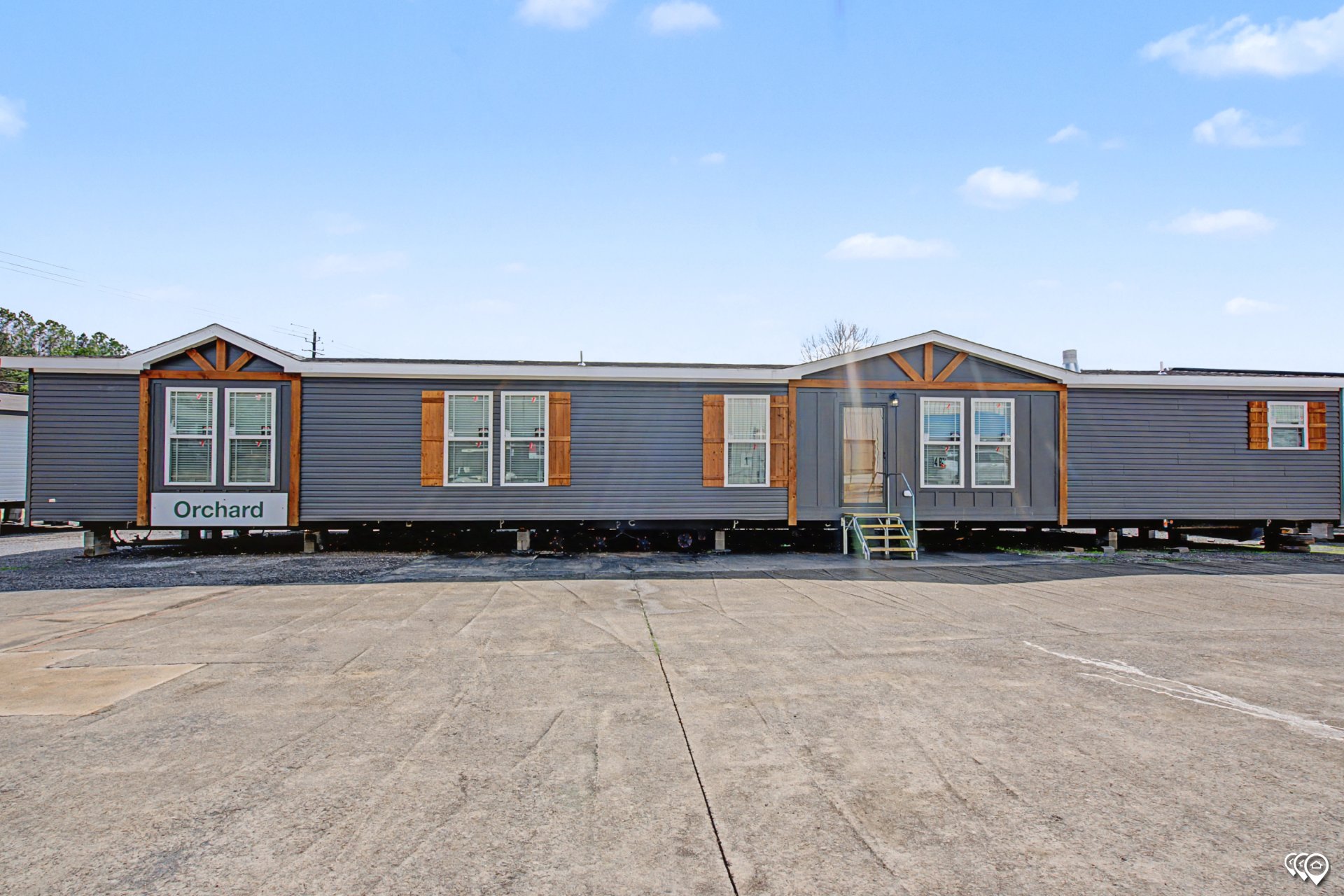 Signature Series / Orchard House DVHBSS-9006C (Porch) built by